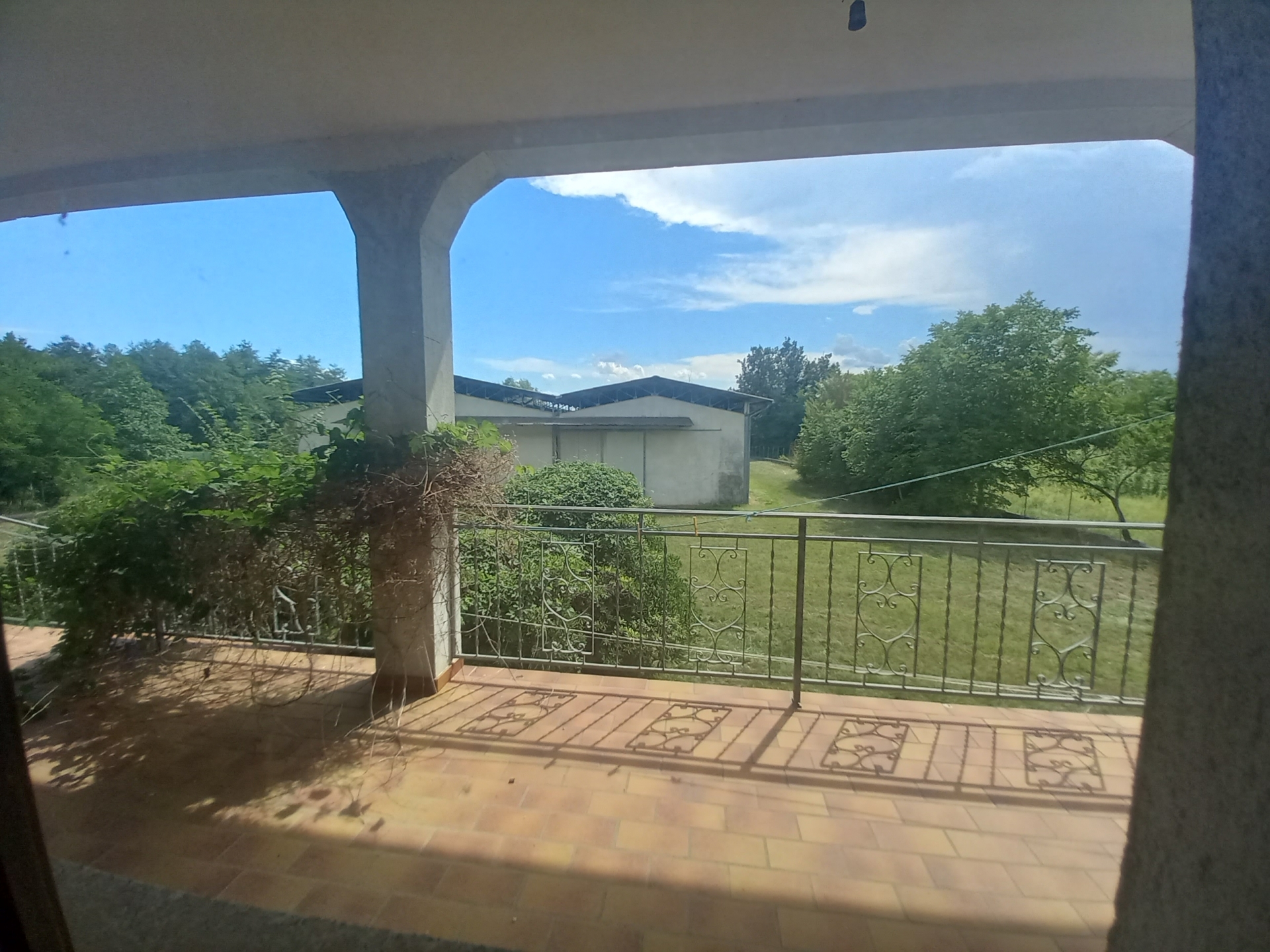 VILLA INDIPENDENTE CON CAPANNONE ANNESSO - Slideshow 2