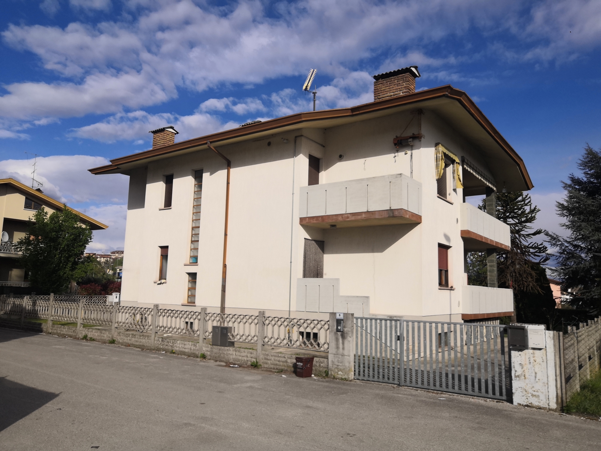 In zona residenziale - Slideshow 1