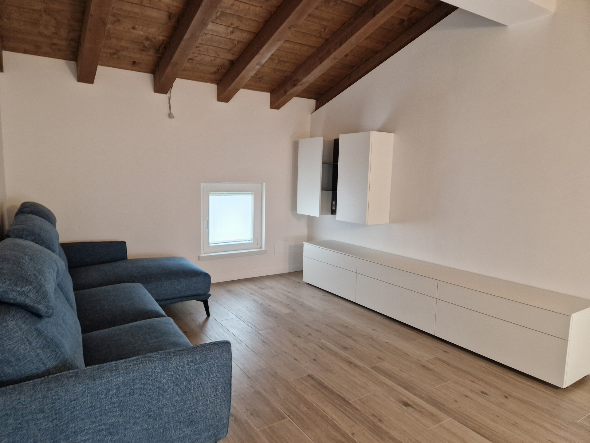 in zona servita - Slideshow 1